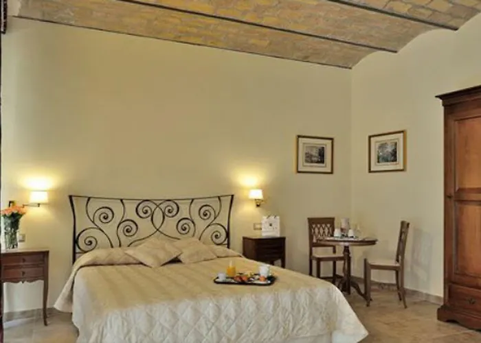 Le Clarisse Pantheon