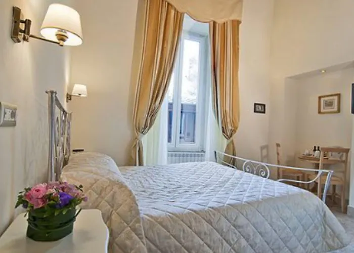 Hotel Le Clarisse Pantheon 3*
