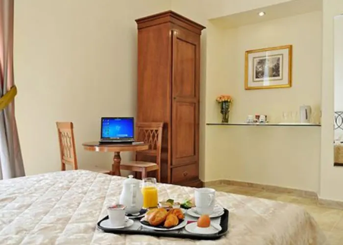 Le Clarisse Pantheon Hotel