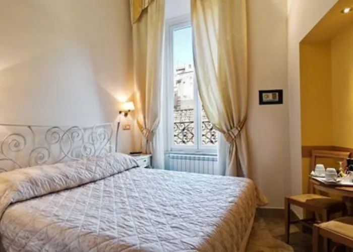 Hotel Le Clarisse Pantheon 3*