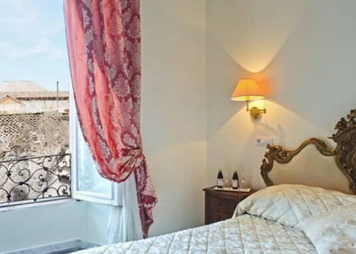 Le Clarisse Pantheon Hotel 3*