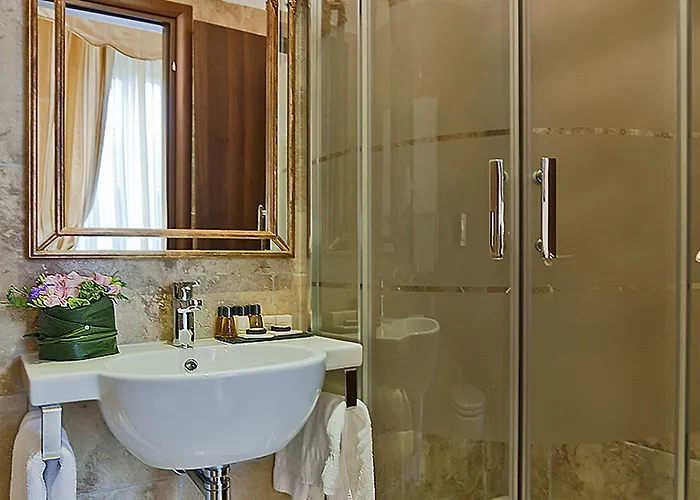 Le Clarisse Pantheon