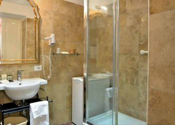 Hotell Le Clarisse Pantheon 3*