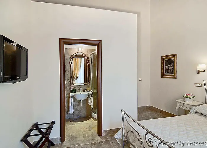 Le Clarisse Pantheon