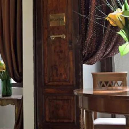 Le Clarisse Pantheon Hotel 3*