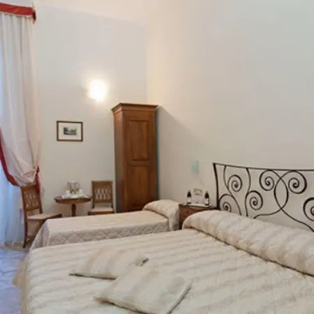 Hotel Le Clarisse Pantheon 3*