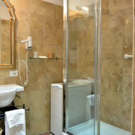 Otel Le Clarisse Pantheon 3*