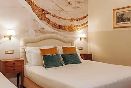 Le Clarisse Pantheon Hotel 3*