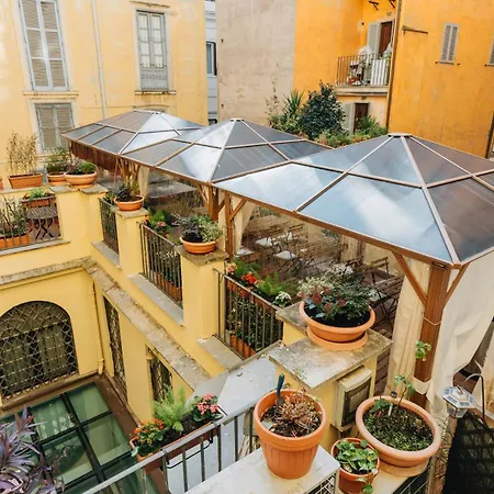 Le Clarisse Pantheon