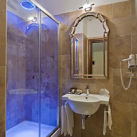 Hotel Le Clarisse Pantheon 3*