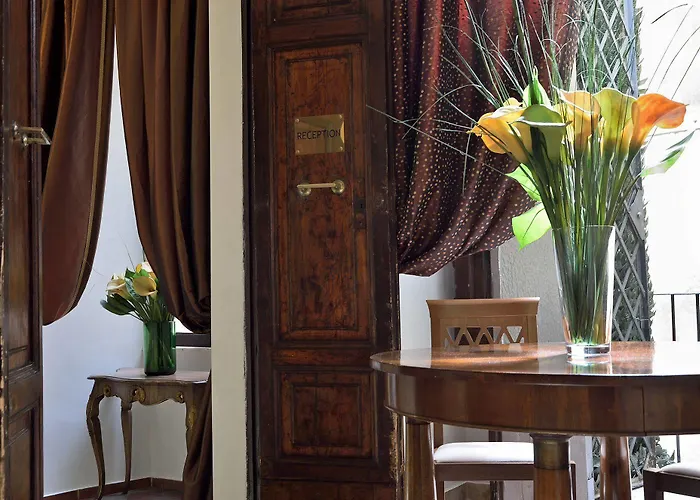 Le Clarisse Pantheon 3*