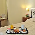 Le Clarisse Pantheon Hotel