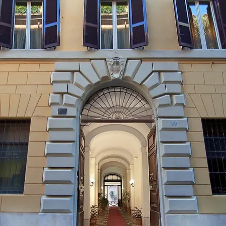 Le Clarisse Al Pantheon Hotel 3*