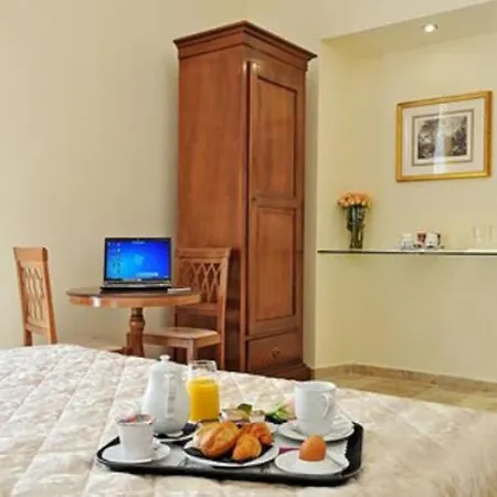 Le Clarisse Al Pantheon Hotel