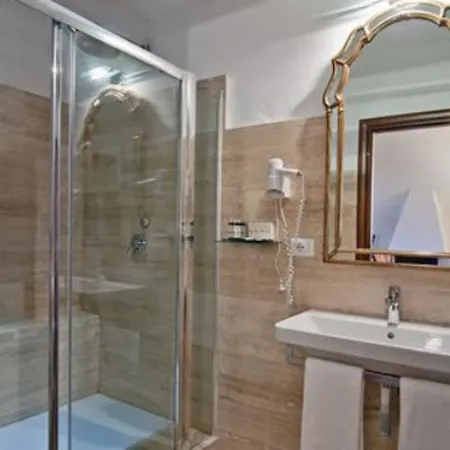 Le Clarisse Al Pantheon Hotel