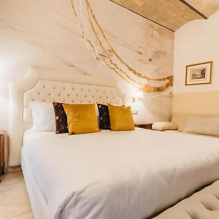 Le Clarisse Al Pantheon Hotel 3*