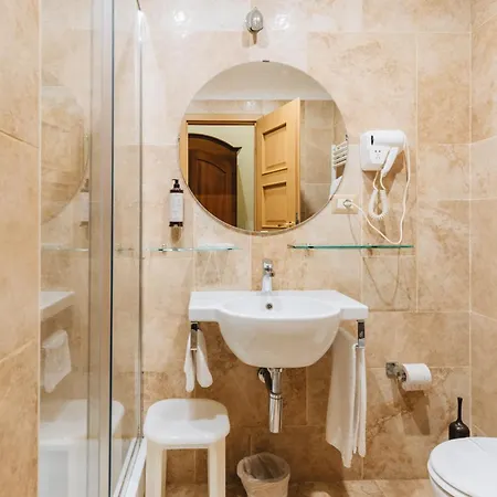 Le Clarisse Al Pantheon Hotel 3*