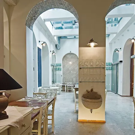 Le Clarisse Al Pantheon Hotel 3*