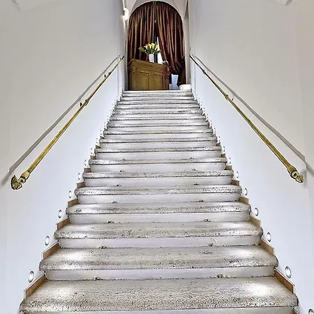 Le Clarisse Al Pantheon Hotel